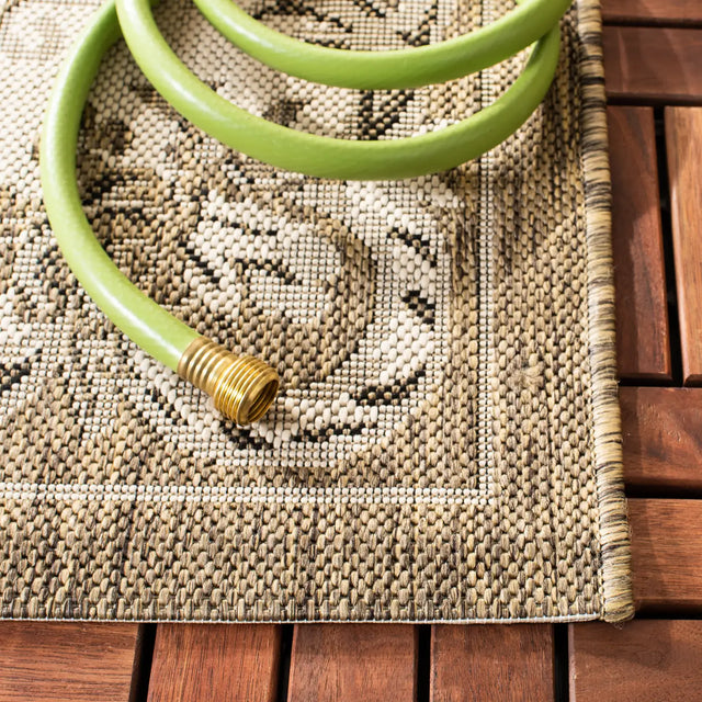 Safavieh Courtyard 4'-0" x 5'-7" Rug in Creme / Brown