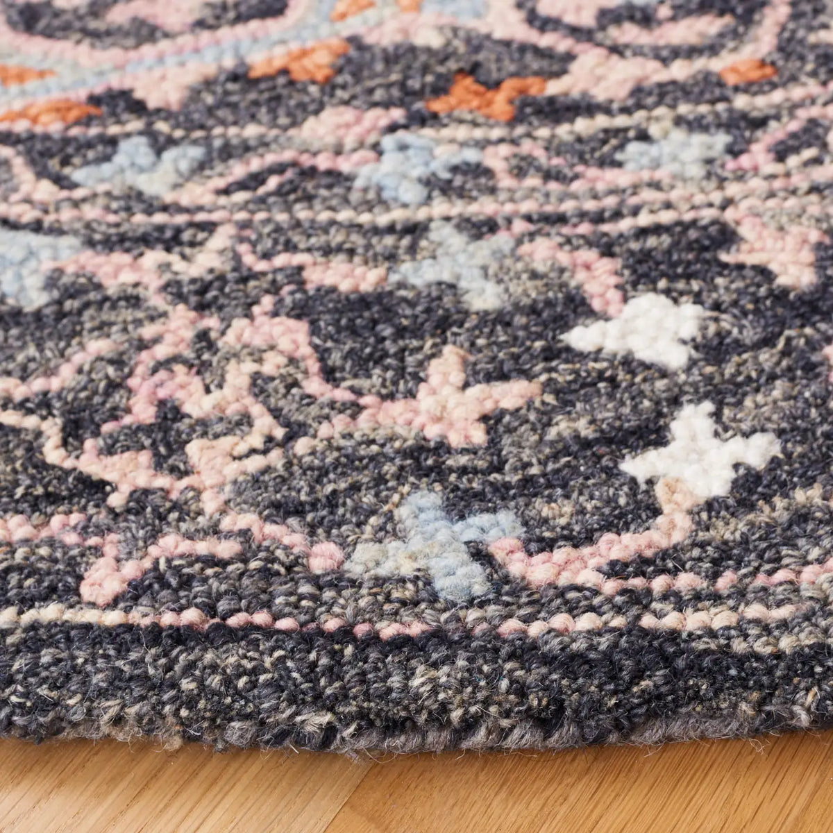 Safavieh Aspen 5'-0" x 5'-0" Rug in Black / Rust