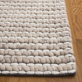 Safavieh Marbella 4'-0" x 6'-0" Rug in Silver / Ivory