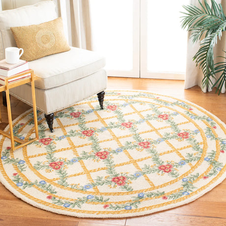 Safavieh Chelsea 5'-6" x 5'-6" Rug in Ivory