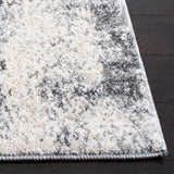 Safavieh Aston 4'-0" x 6'-0" Rug in Ivory / Grey