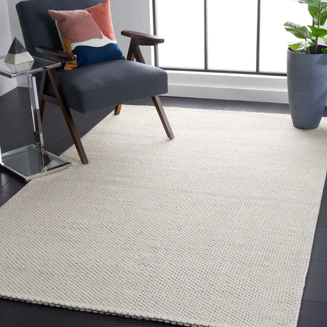 Safavieh Marbella 4'-0" x 6'-0" Rug in Ivory