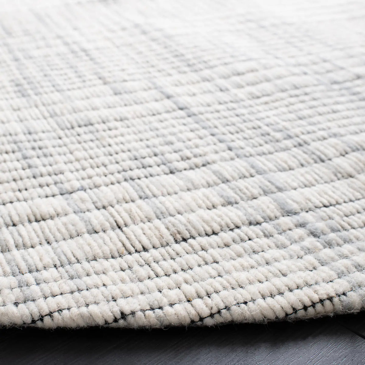 Safavieh Marbella 6'-0" x 6'-0" Rug in Light Grey / Beige