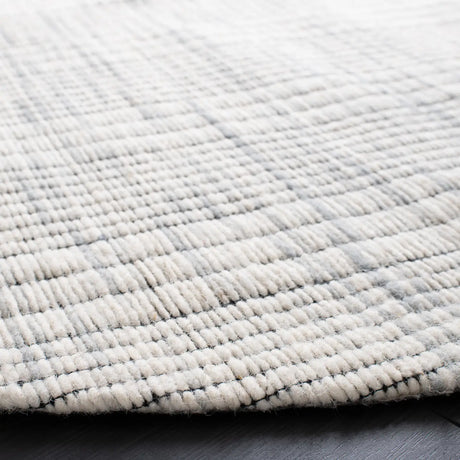 Safavieh Marbella 6'-0" x 6'-0" Rug in Light Grey / Beige