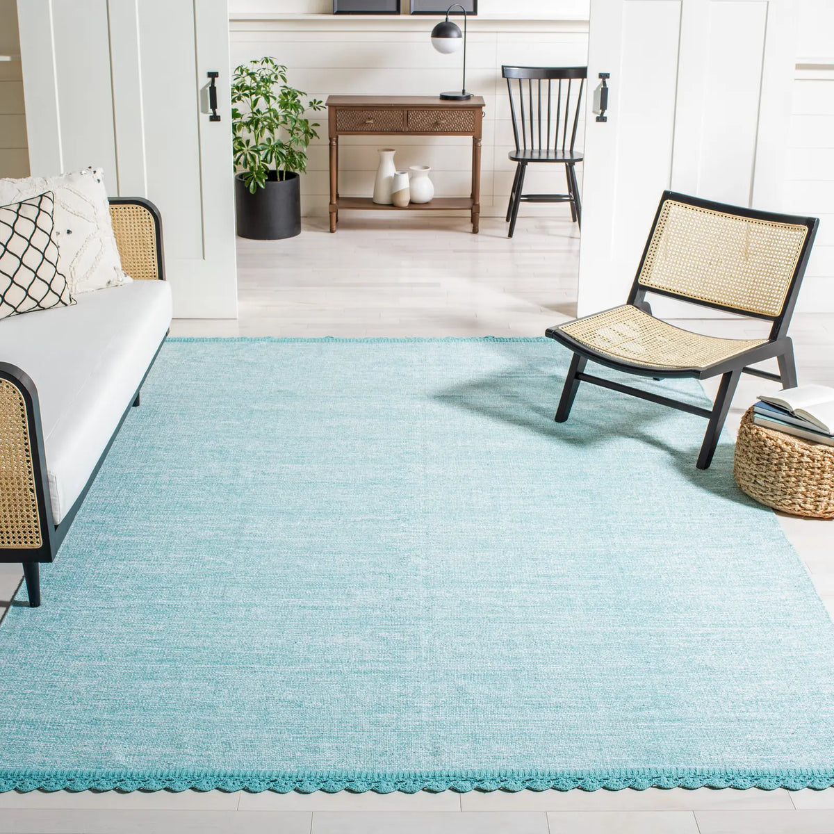 Safavieh Montauk 8'-0" x 10'-0" Rug in Turquoise