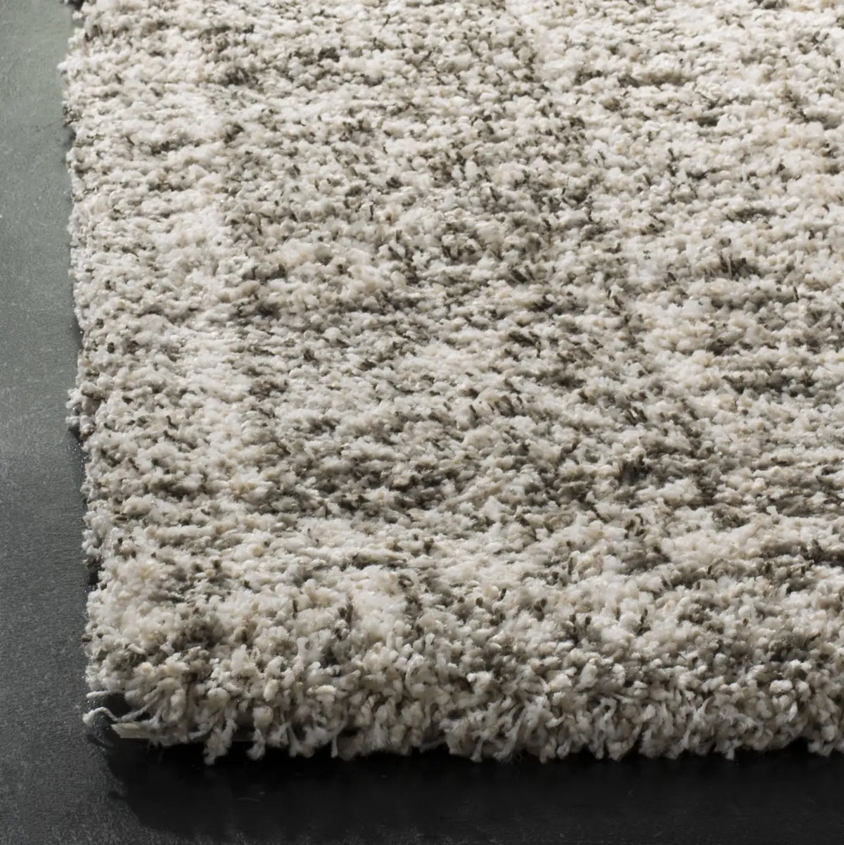 Safavieh Hudson Shag 5'-1" x 7'-6" Rug in Ivory / Grey