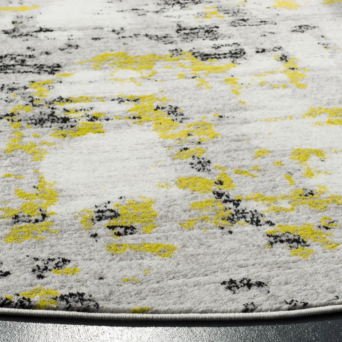 Safavieh Skyler 6'-7" x 6'-7" Rug in Grey / Green