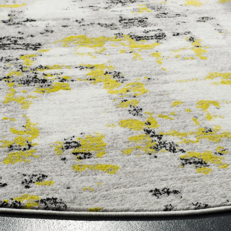Safavieh Skyler 6'-7" x 6'-7" Rug in Grey / Green