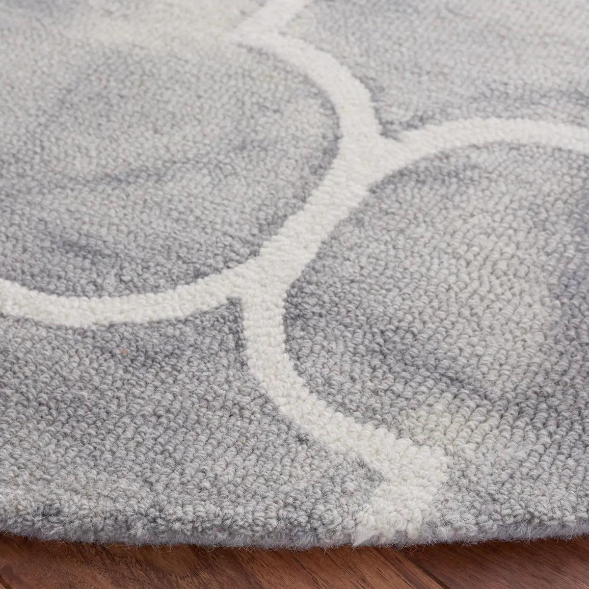 Safavieh Dip Dye 5'-0" x 5'-0" Rug in Grey / Ivory