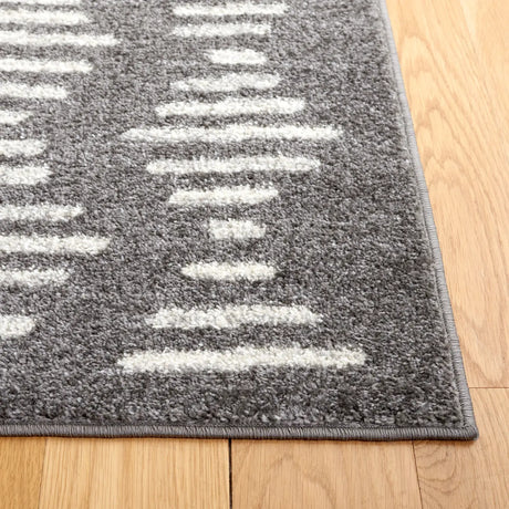 Safavieh Tulum 4'-5" x 6'-5" Rug in Dark Grey / Ivory