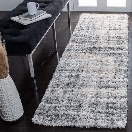 Safavieh Fontana Shag  800 2'-3" x 10'-0" Rug in Grey / Ivory