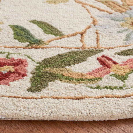 Safavieh Chelsea 5'-6" x 5'-6" Rug in Ivory