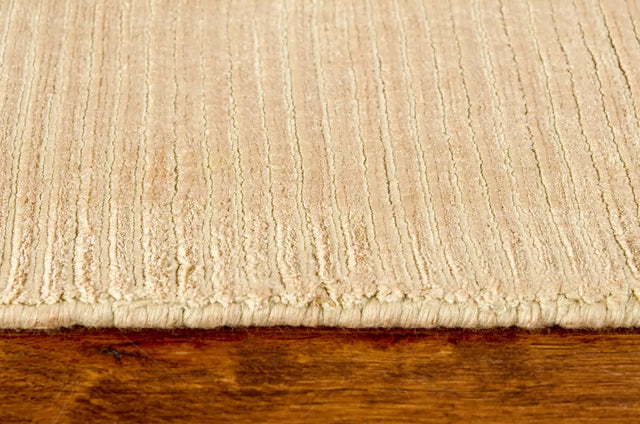 Safavieh Mirage 4'-0" x 6'-0" Rug in Gold