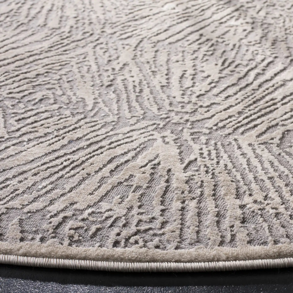 Safavieh Meadow 6'-7" x 6'-7" Rug in Ivory / Grey