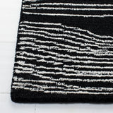 Safavieh Metro 4'-0" x 6'-0" Rug in Black / Ivory