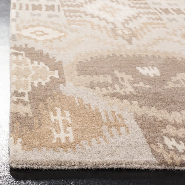 Safavieh Wyndham 5'-0" x 8'-0" Rug in Natural / Multi