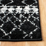 Safavieh Tulum 4'-0" x 6'-0" Rug in Black / Ivory