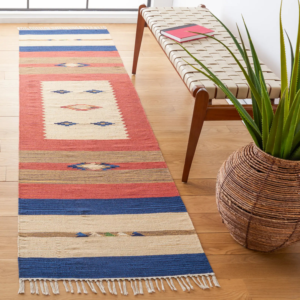 Safavieh Montauk 2'-3" x 11'-0" Rug in Blue / Red