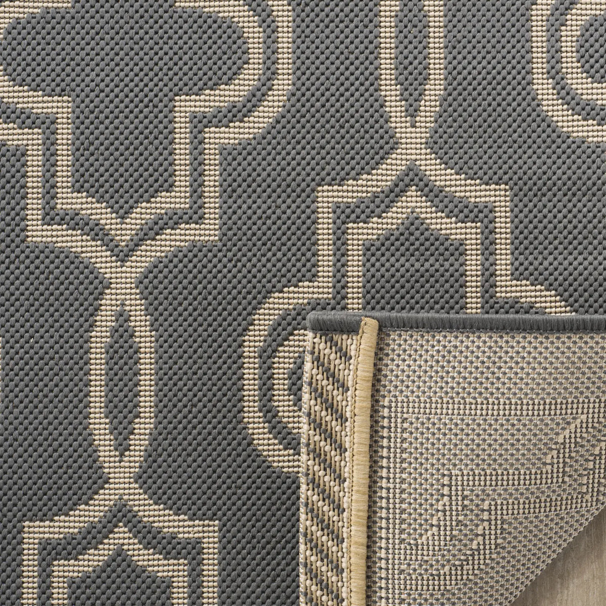 Safavieh Martha Stewart 4'-0" x 5'-7" Rug in Anthracite / Beige