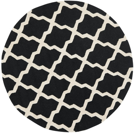 Safavieh Cambridge 6'-0" x 6'-0" Rug in Black / Ivory