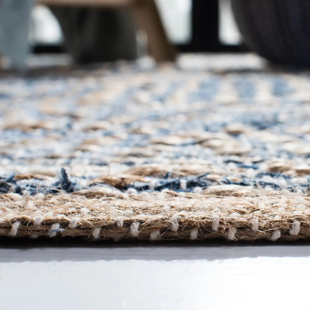 Safavieh Cape Cod 4'-0" x 6'-0" Rug in Natural / Blue