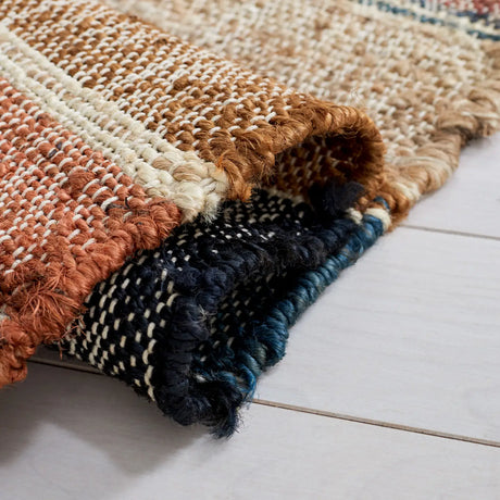 Safavieh Kilim 4'-0" x 6'-0" Rug in Blue / Rust