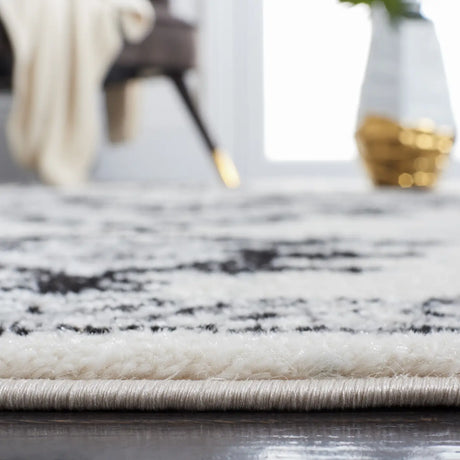 Safavieh Tulum 4'-0" x 6'-0" Rug in Ivory / Black