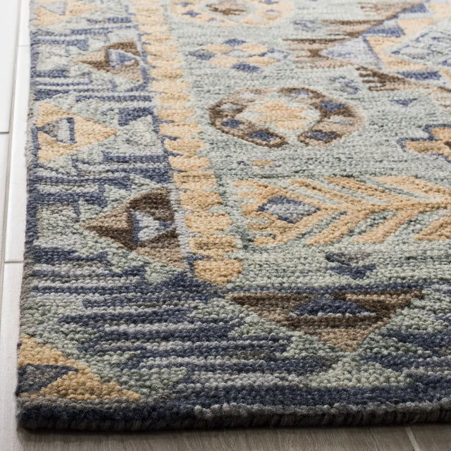 Safavieh Aspen 4'-0" x 6'-0" Rug in Blue / Beige