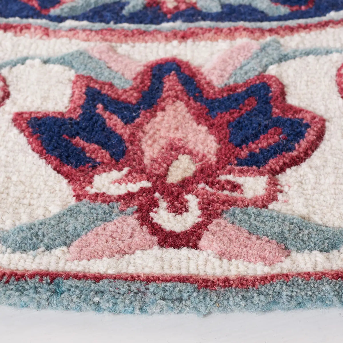 Safavieh Bellagio 5'-0" x 5'-0" Rug in Navy / Ivory