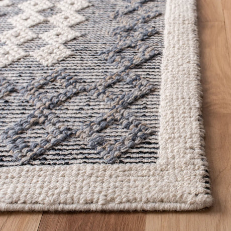 Safavieh Natura 5'-0" x 8'-0" Rug in Cream / Navy