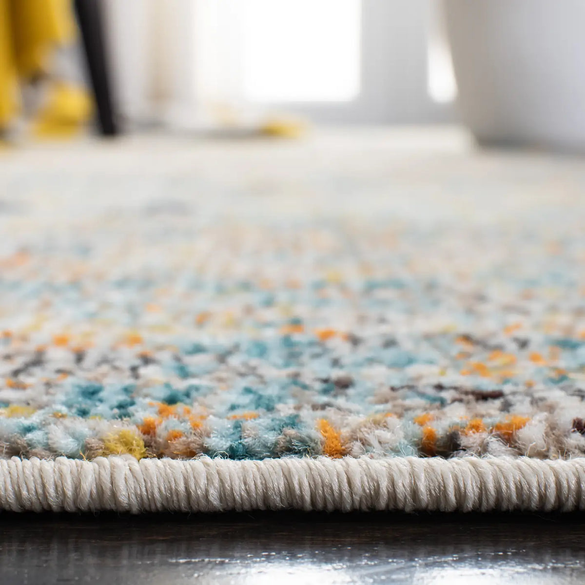 Safavieh Madison 4'-0" x 6'-0" Rug in Grey / Gold