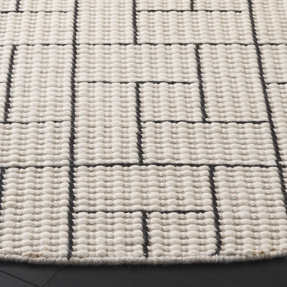 Safavieh Natura 6'-0" x 6'-0" Rug in Ivory / Black