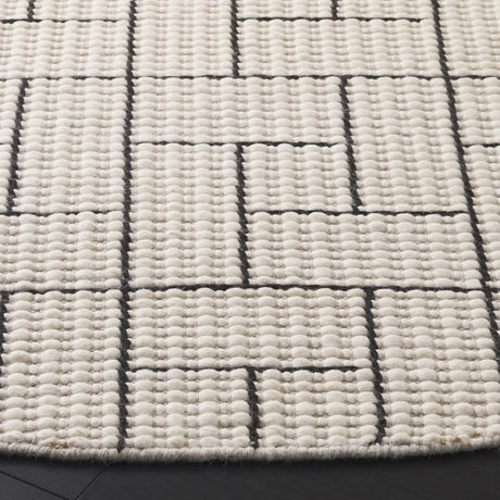 Safavieh Natura 6'-0" x 6'-0" Rug in Ivory / Black