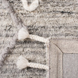 Safavieh Casablanca 4'-0" x 6'-0" Rug in Grey / Ivory