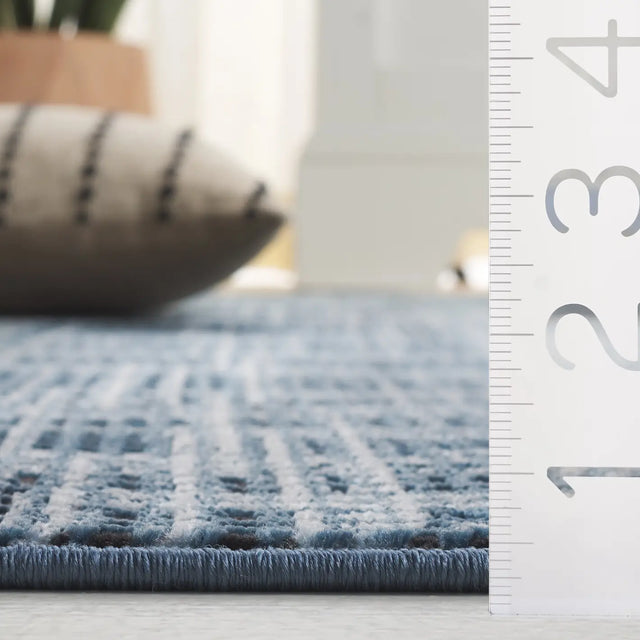 Safavieh Mila 4'-0" x 6'-0" Rug in Blue / Black