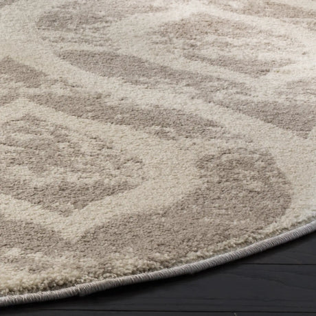 Safavieh Amsterdam 5'-1" x 5'-1" Rug in Ivory / Mauve