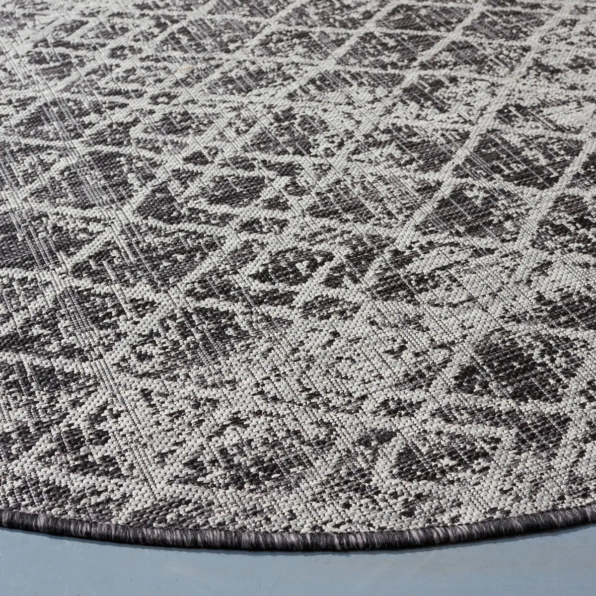 Safavieh Courtyard 6'-7" x 6'-7" Rug in Black / Grey