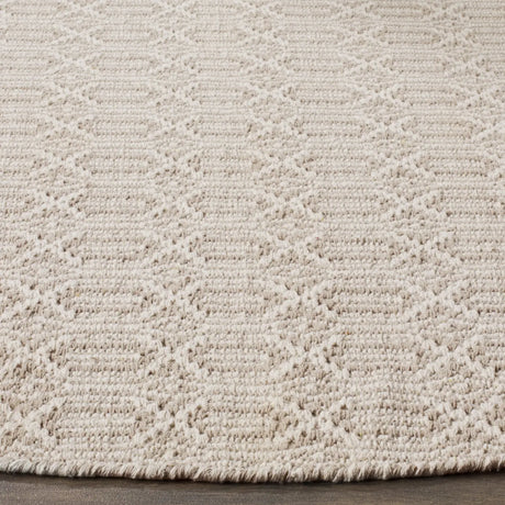 Safavieh Montauk 6'-0" x 6'-0" Rug in Ivory / Grey