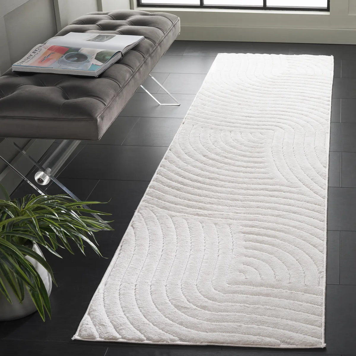 Safavieh Selena 2'-2" x 8'-0" Rug in Ivory