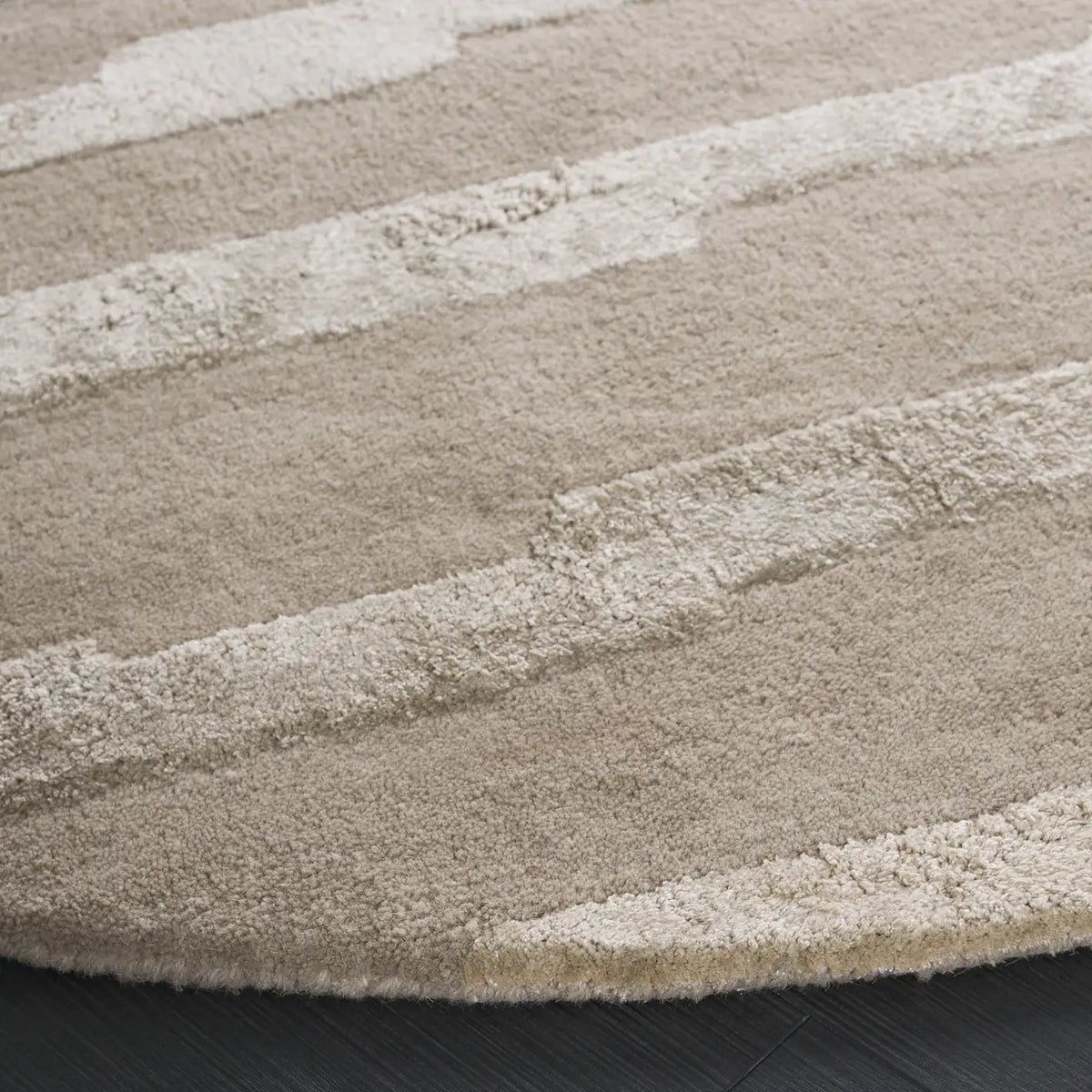 Safavieh Soho 6'-0" x 6'-0" Rug in Grey