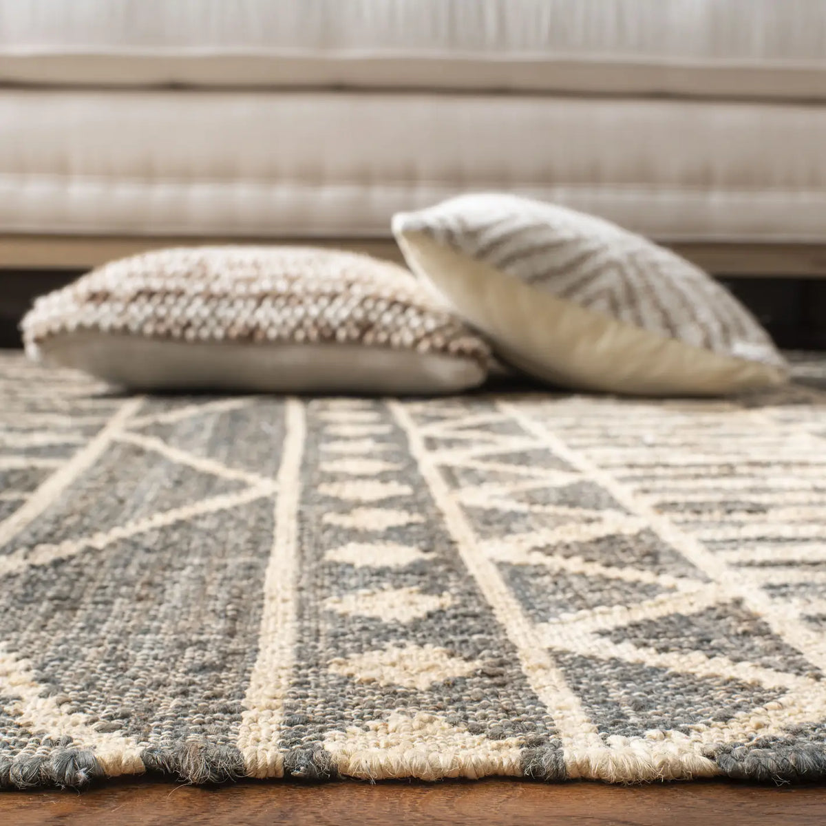 Safavieh Kilim 5'-0" x 8'-0" Rug in Blue / Beige