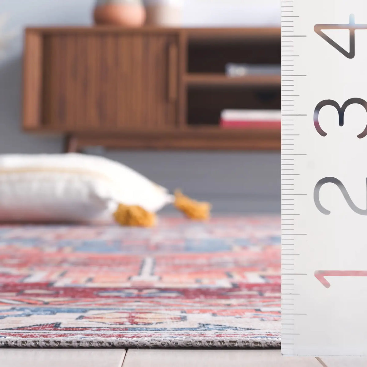 Safavieh Arizona 4'-0" x 6'-0" Rug in Red / Blue
