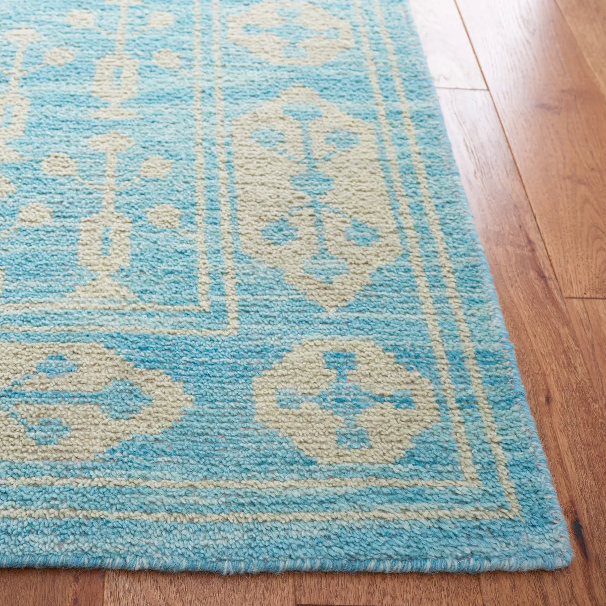 Safavieh Kenya 4'-0" x 6'-0" Rug in Blue