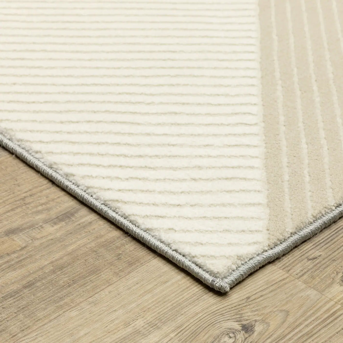 Oriental Weavers Sphinx Raylan Ray07 Ivory/ Black Rug - corner detail
