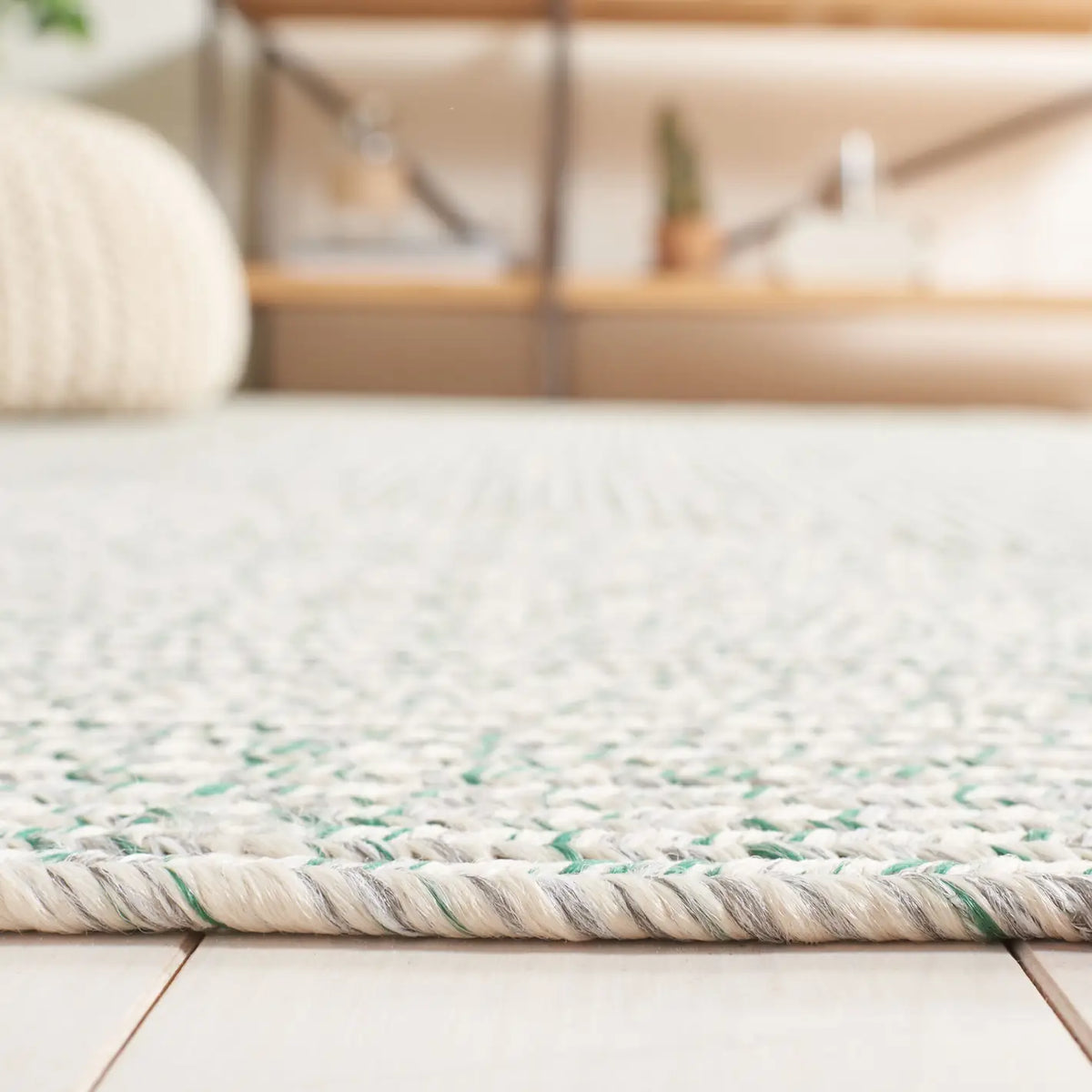 Safavieh Braided 4'-0" x 6'-0" Rug in Ivory / Green