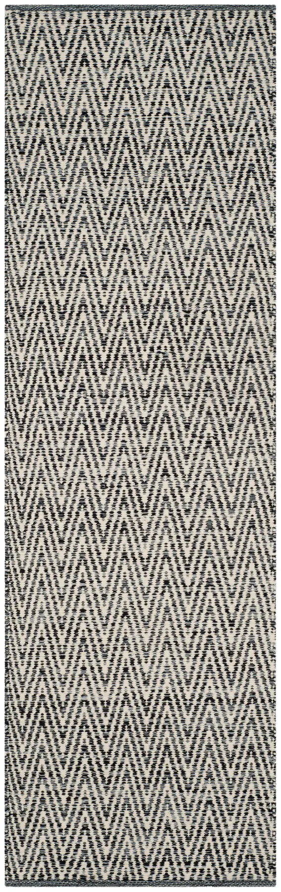 Safavieh Montauk 2'-3" x 7'-0" Rug in Ivory / Dark Grey