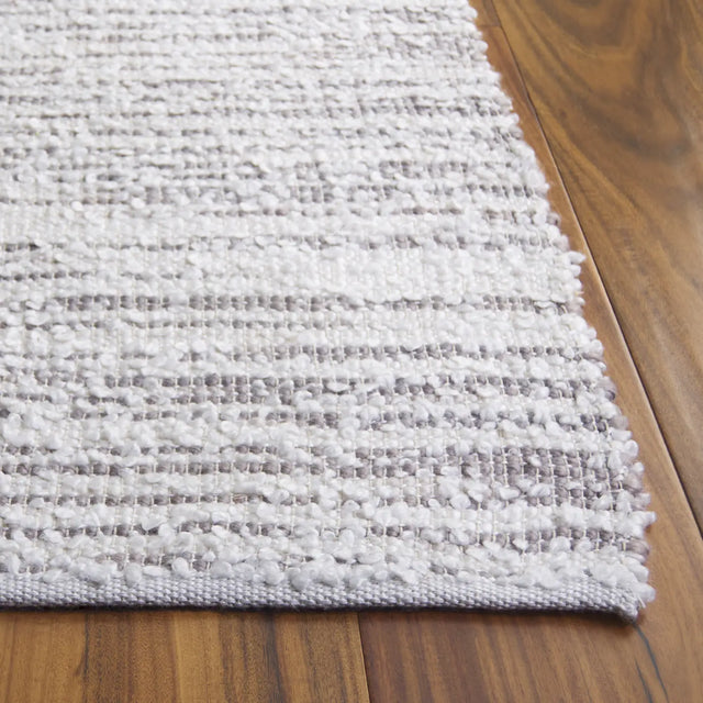 Safavieh Renewal 4'-0" x 6'-0" Rug in Grey / Ivory