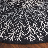 Safavieh Soho 6'-0" x 6'-0" Rug in Black / Ivory