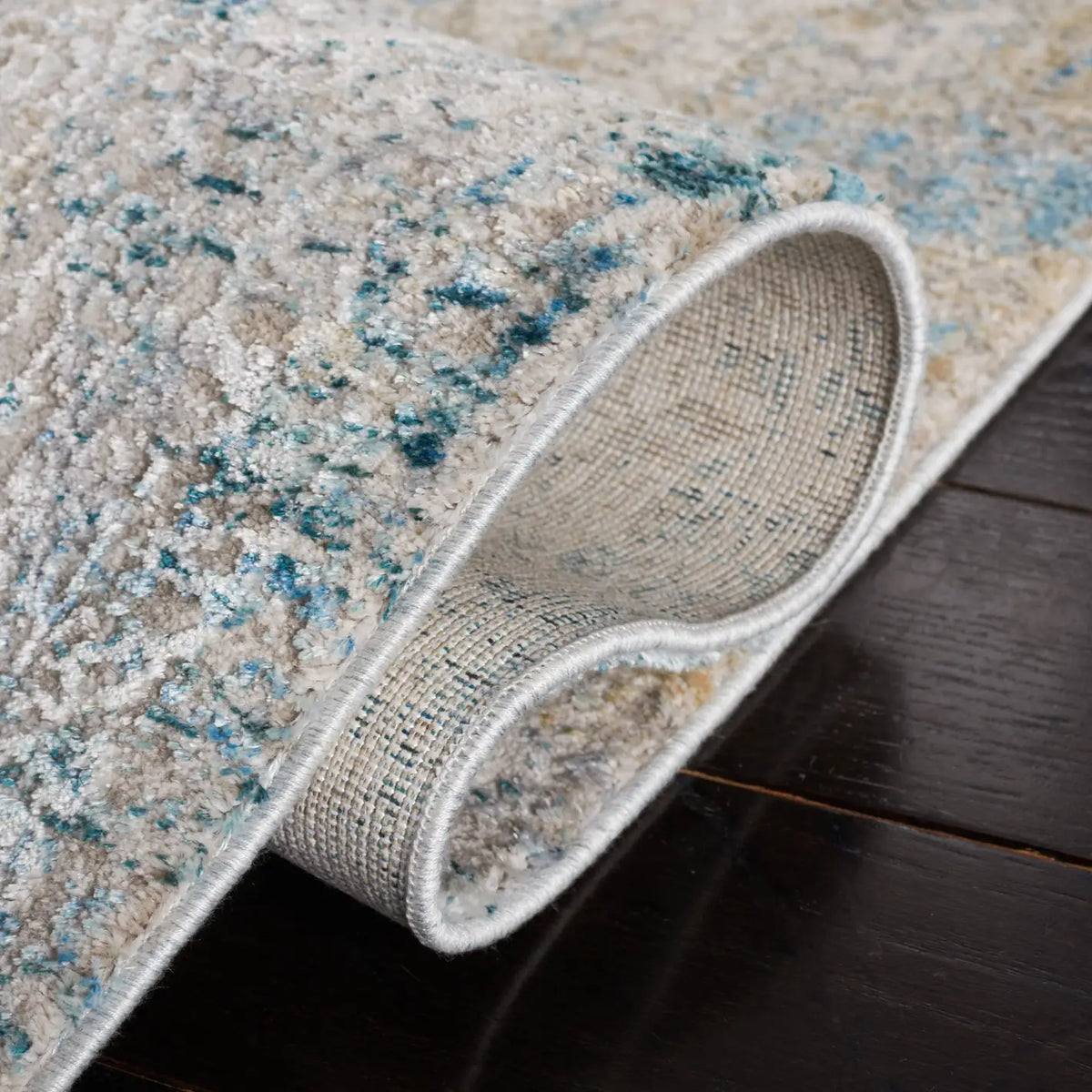 Safavieh Dream 4'-0" x 6'-0" Rug in Grey / Blue