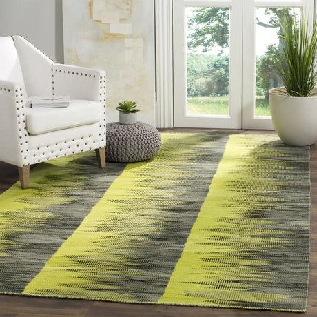 Safavieh Kilim 5'-0" x 8'-0" Rug in Green / Charcoal
